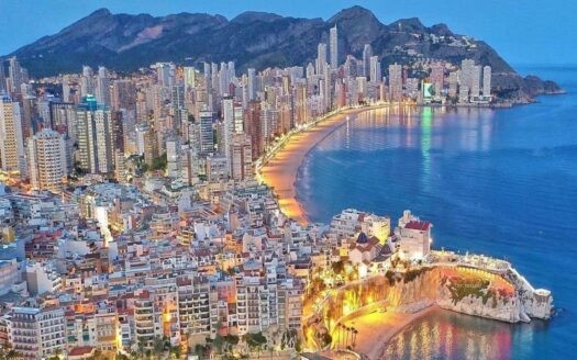 Dlaczego warto przeprowadzić się do Benidorm?