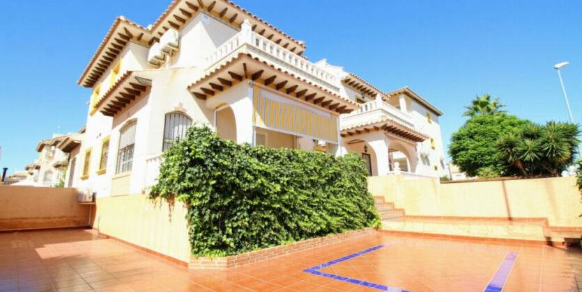 Szacunkowe zyski z wynajmu nieruchomości na wybrzeżu Costa Blanca ?