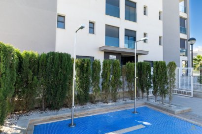 Resale - Apartment - Orihuela Costa - Villamartín